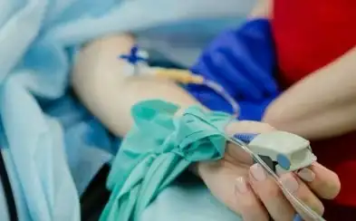 Paciente ingresada en un hospital. (Foto. Unsplash)