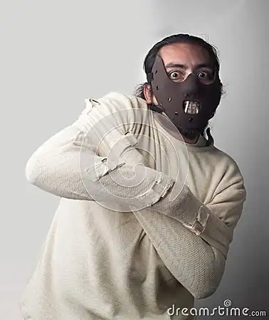 e-para-arriba-en-una-camisa-de-fuerza-thumb2890083.webp