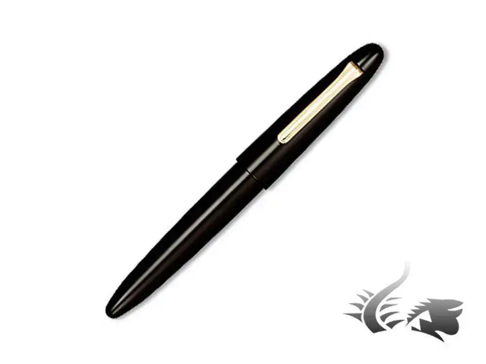 Ebonite-Gold-Fountain-Pen-24k-Gold-Naginata-Togi-1.webp