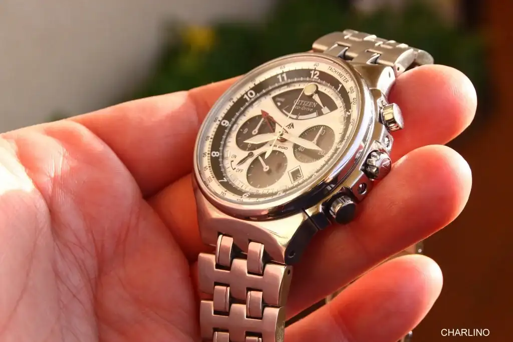 ECO-DRIVE-AV0031-59-A-Calibre-2100-el-20-7-2020-06.webp