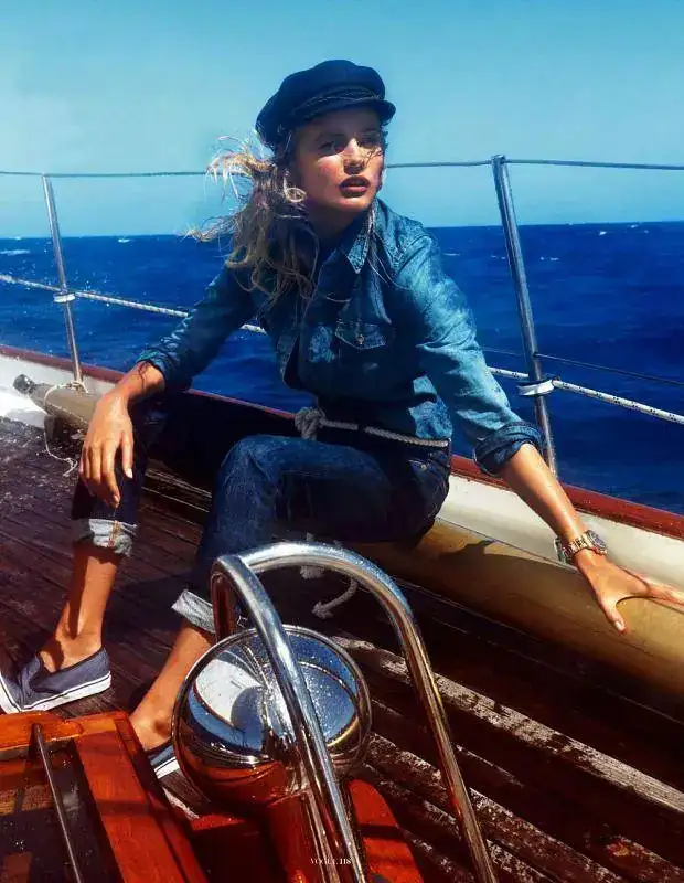 Edita-Vilkeviciute-by-Gilles-Bensimon-for-Vogue-Paris-May-2013-9-Rolex-Daytona.webp