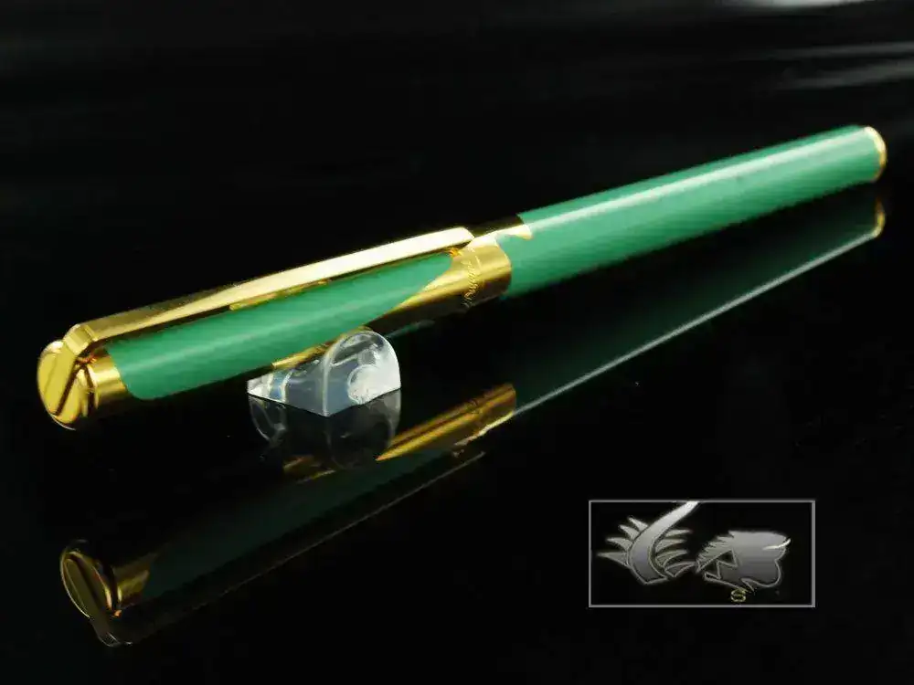 -Edition-Fountain-Pen-Chinese-lacquer-Gold-trim--1.webp