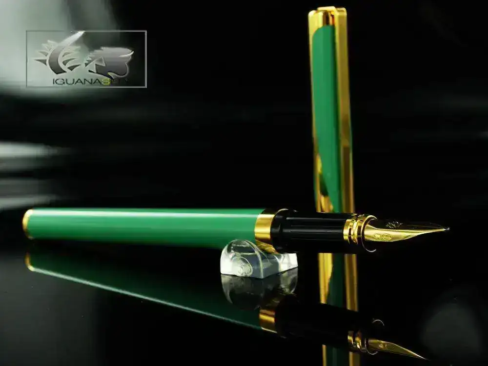 -Edition-Fountain-Pen-Chinese-lacquer-Gold-trim--2.webp
