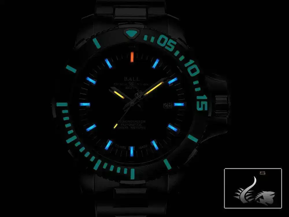 eepQUEST-Watch-Polished-titanium-DM3000A-PCJ-SL--2.webp