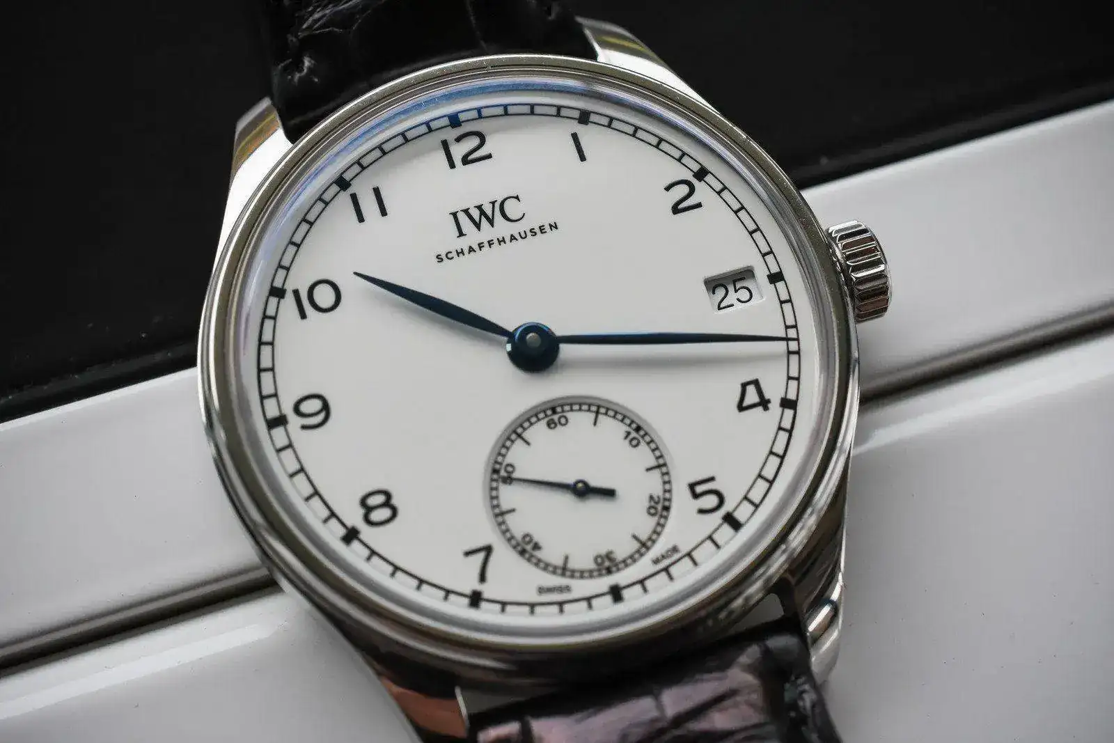 Eight-Days-Edition-150-Years-Ref.-5102-SIHH-2018-5.webp