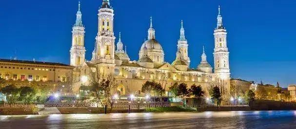 el-pilar-desde-el-ebro-17b3.webp