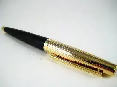 -Ellipsis-Fountain-Pen-Lacquer-Gold-trim-471450--2.webp