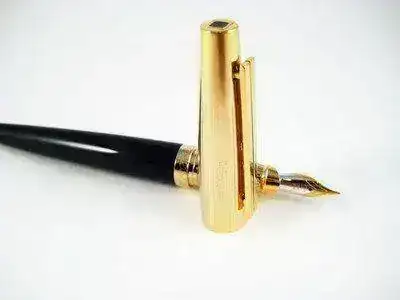 -Ellipsis-Fountain-Pen-Lacquer-Gold-trim-471450--4.webp