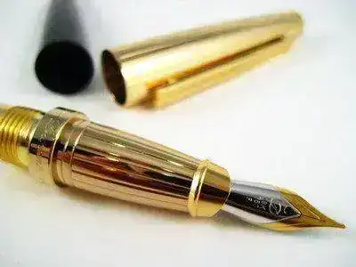 -Ellipsis-Fountain-Pen-Lacquer-Gold-trim-471450--6.webp