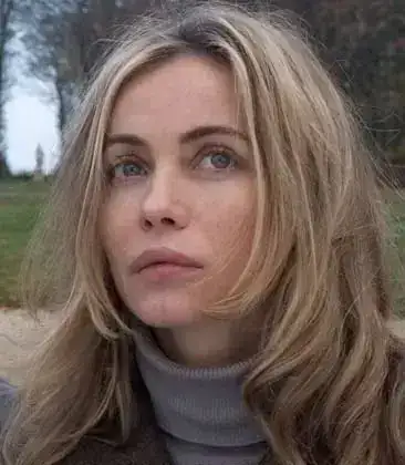 emmanuelle_beart.webp