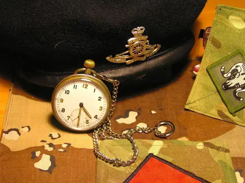 ENICAR Y BOINA DEL ROYAL ARTILLERY REGIMENT 2.webp