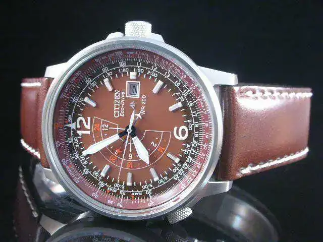 er-eco-drive-pilot-bj7010-24w-braun-neu-re-ga-7208.webp