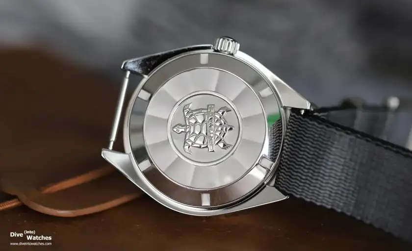 erPH_500M_Black_Dial_Hands_On_Caseback_Bienne_2021.webp