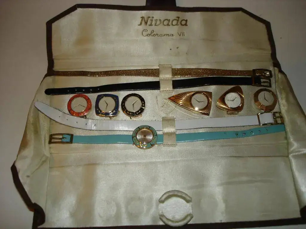 Estuche abierto.webp