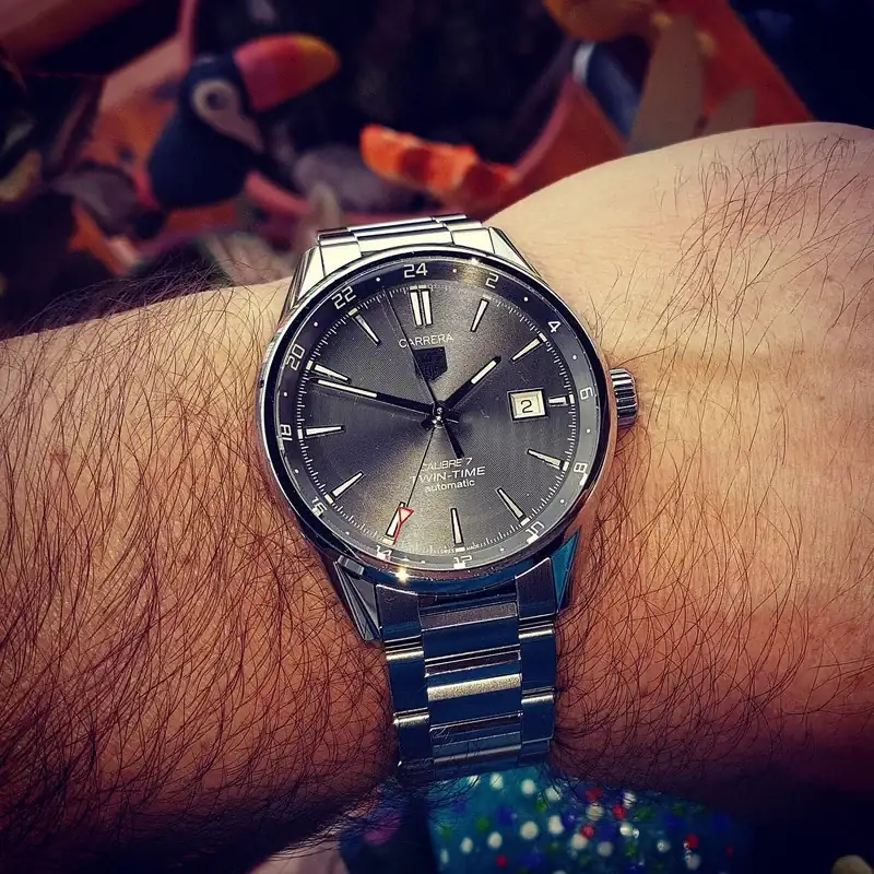 euer-Carrera-Twin-Time-41mm-Caliber-7-WAR2012620-1.webp