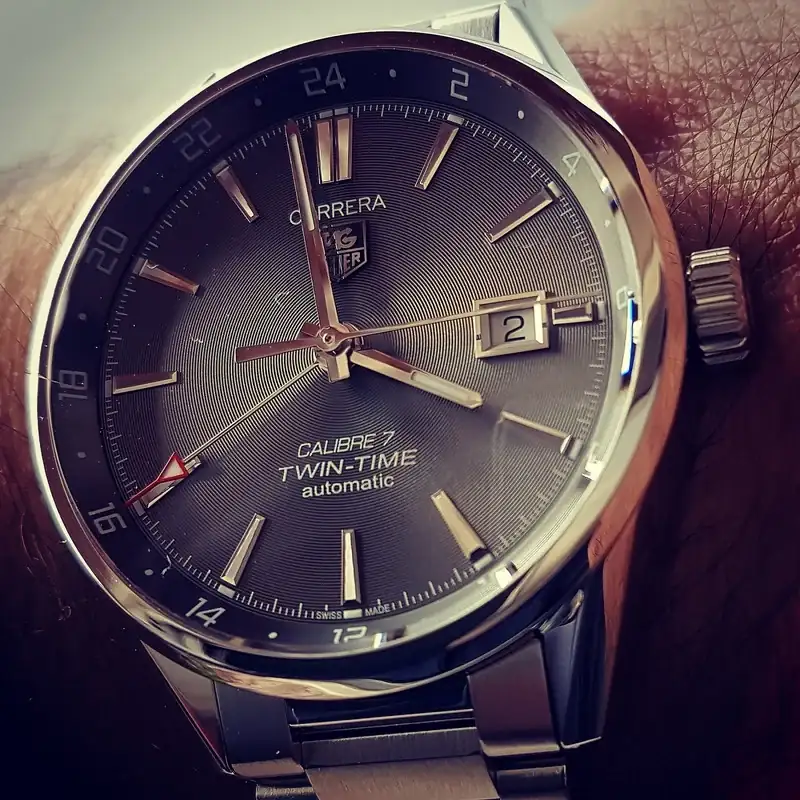 euer-Carrera-Twin-Time-41mm-Caliber-7-WAR2012620-2.webp