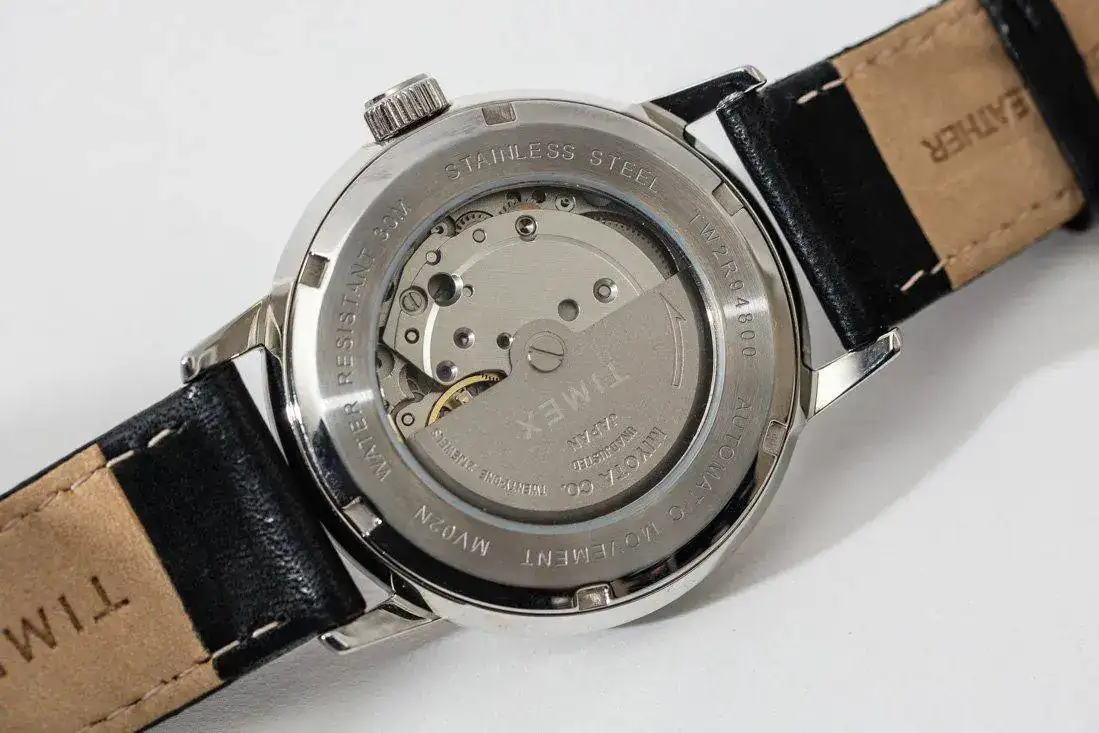ex-Marlin-Automatic-Snoopy-Edition-aBlogtoWatch-05.webp
