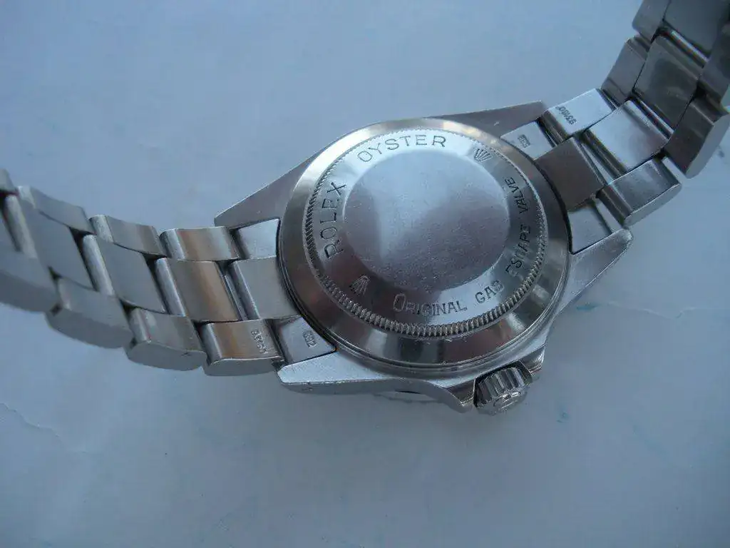 ex-Sea-Dweller-16660-Triple-Six-Spider-Web-Dial-11.webp
