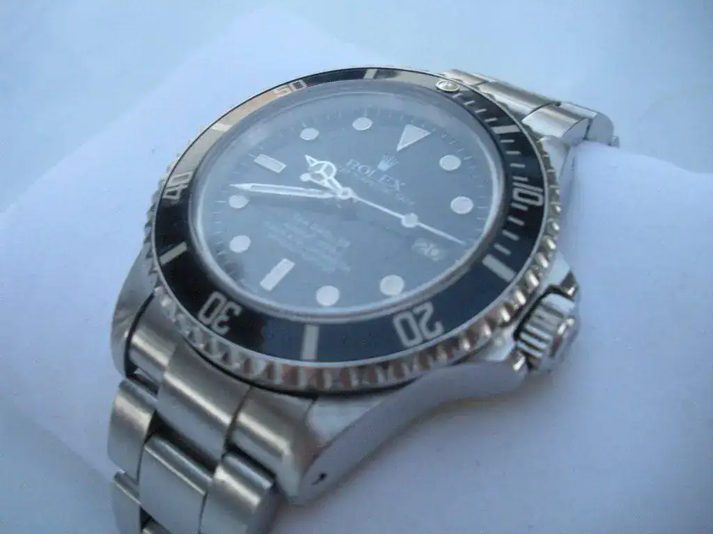 ex-Sea-Dweller-16660-Triple-Six-Spider-Web-Dial-33.webp
