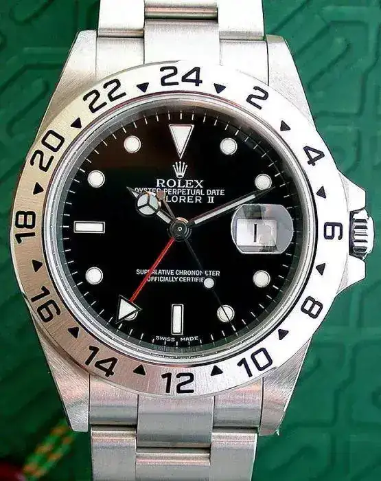 explorer 2 negro.webp