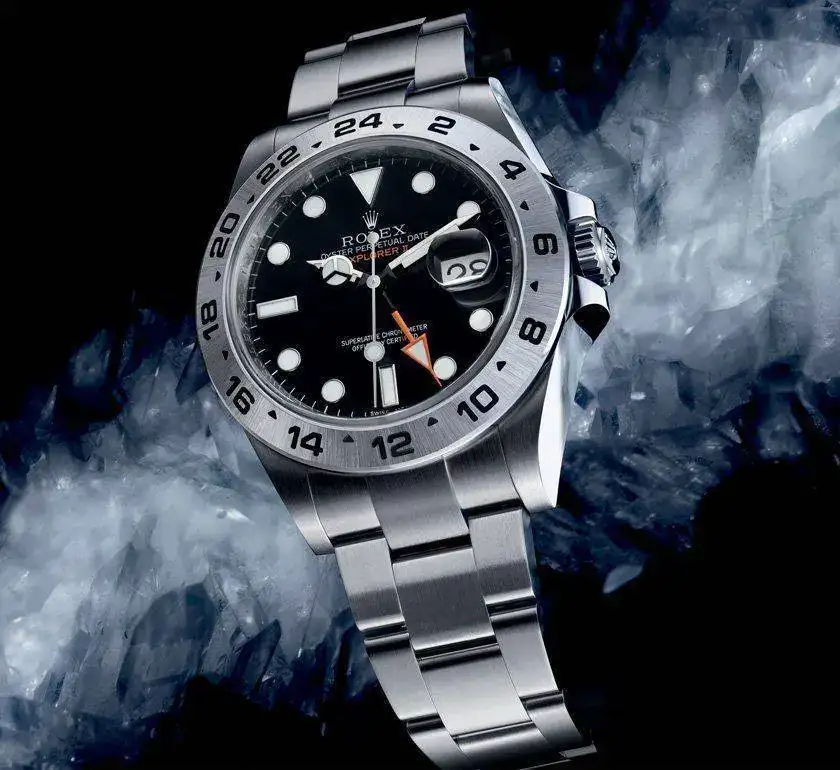 explorer2_0002_840x770.webp