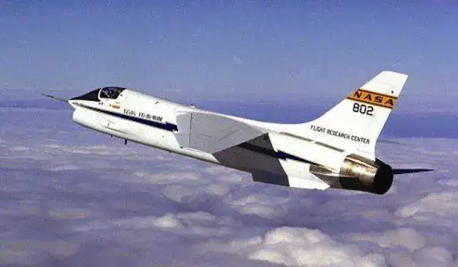 f-8c_fbw.webp