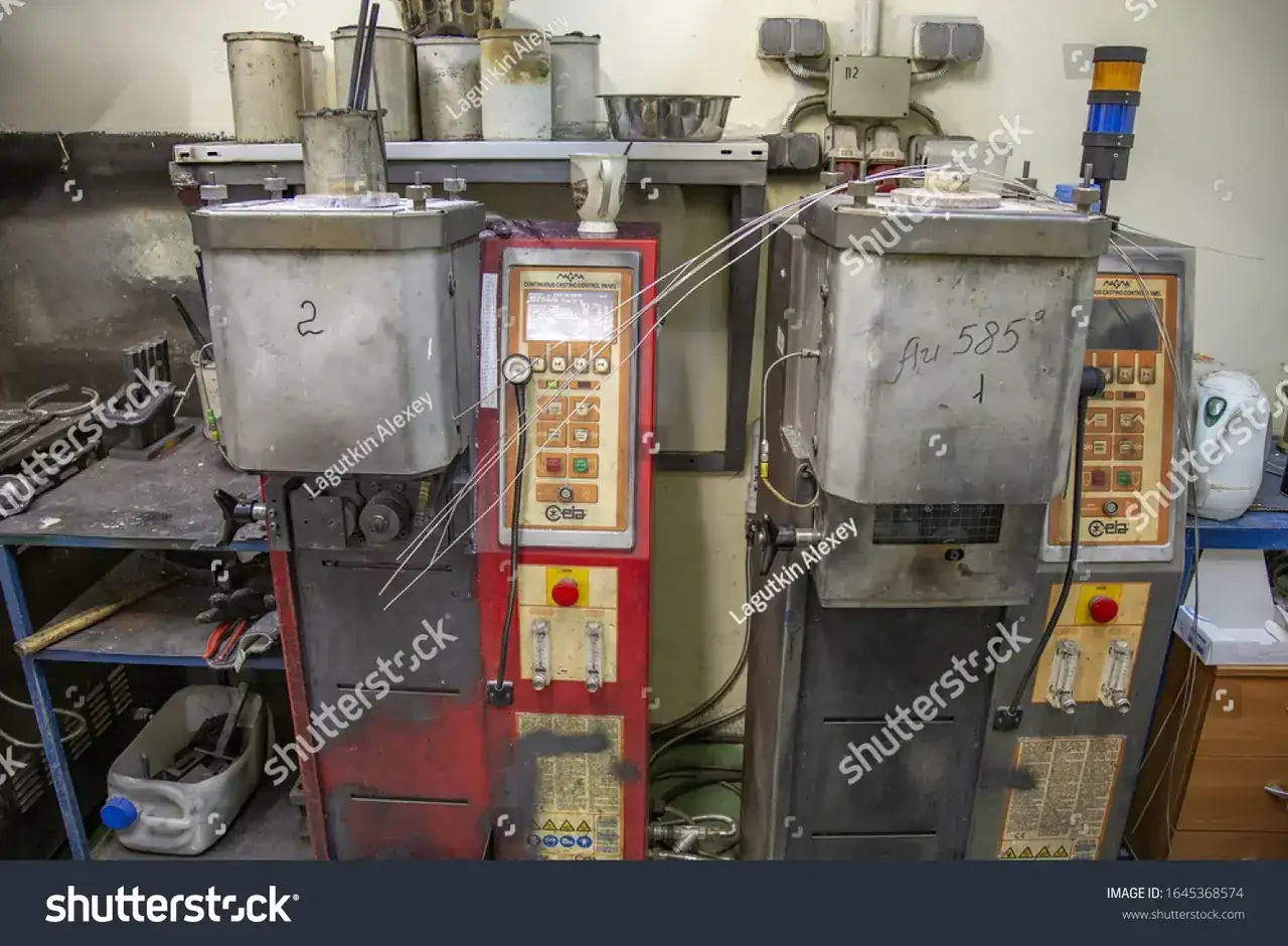 f-the-watch-factory-nika-manufacture-of-1645368574.webp