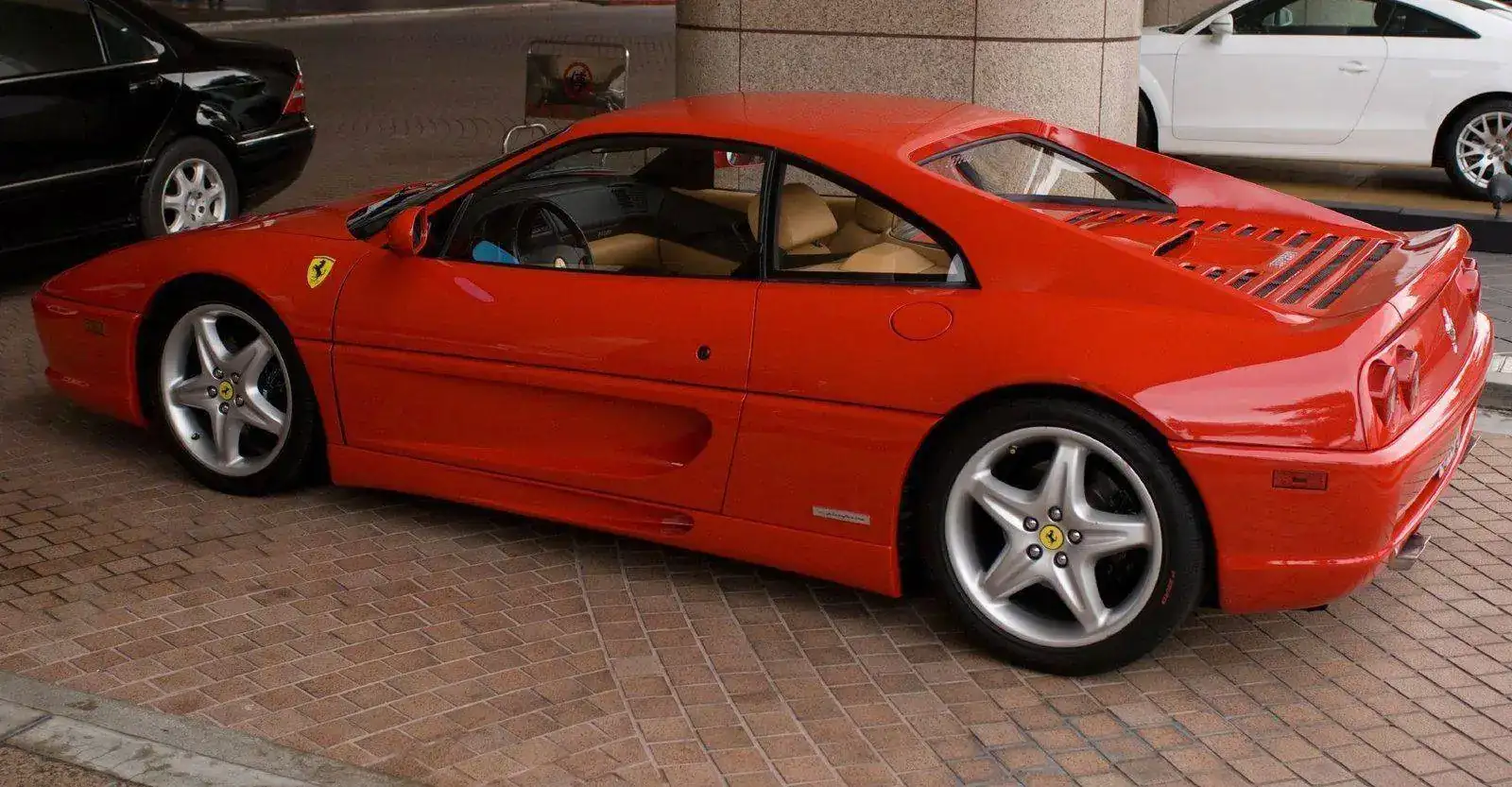F355_Berlinetta_in_Taipei.webp