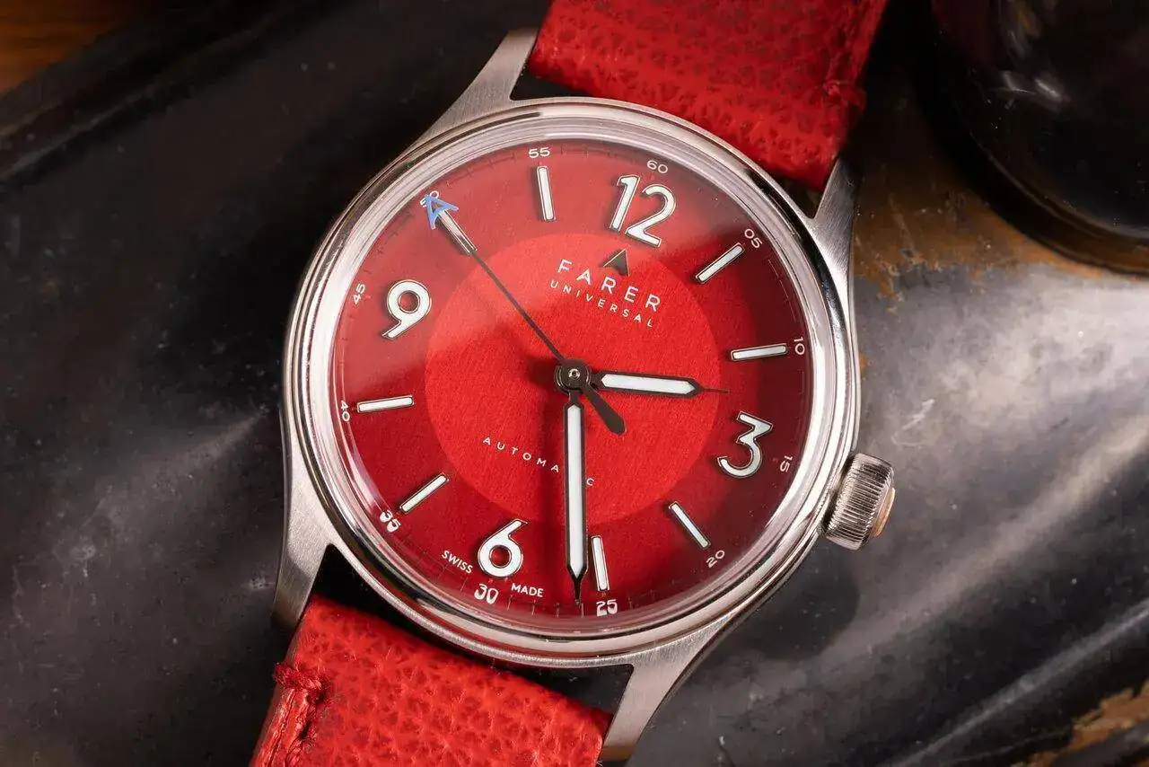 Farere-36mm-Three-Hand-Discovery-Red-65.webp