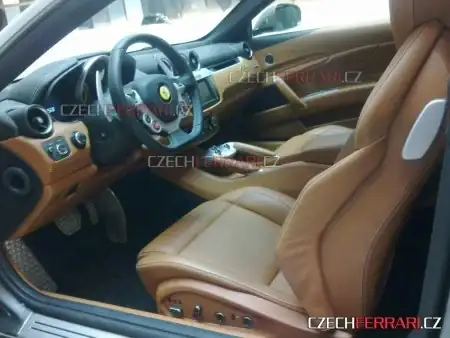 ferrari-ff-interior.webp