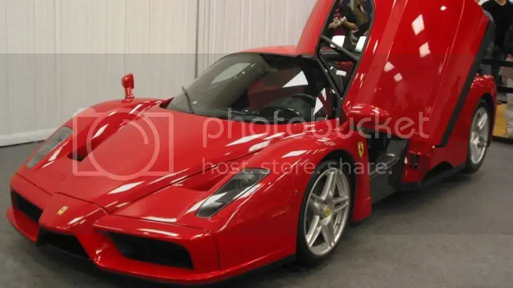 ferrari_zpsfy8muzic.webp