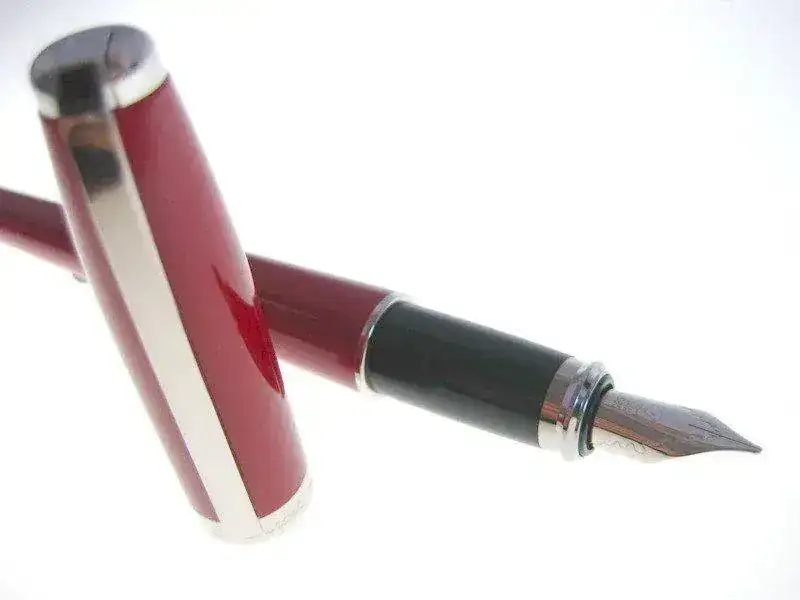 -Fidelio-Lacquer-&-Palladium-Fountain-Pen-451402-1.webp