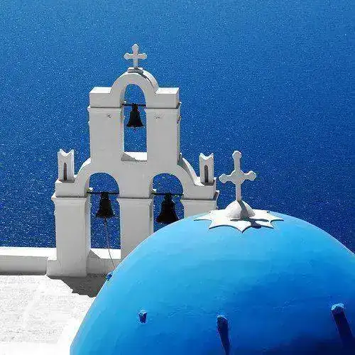 Firostefani,%20Santorini%20%28Greece%29.%20AZUL.webp