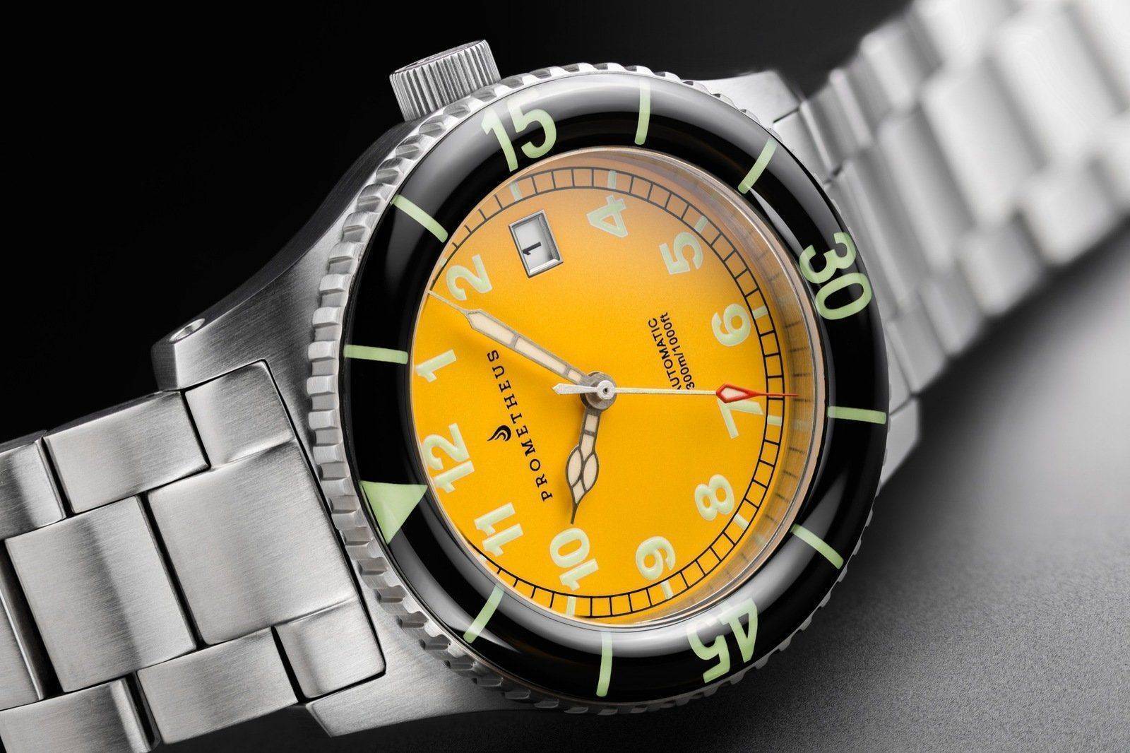 fish-300m-Diver-Watch-Yellow-Dial-Sapphire-Bezel-2.jpg