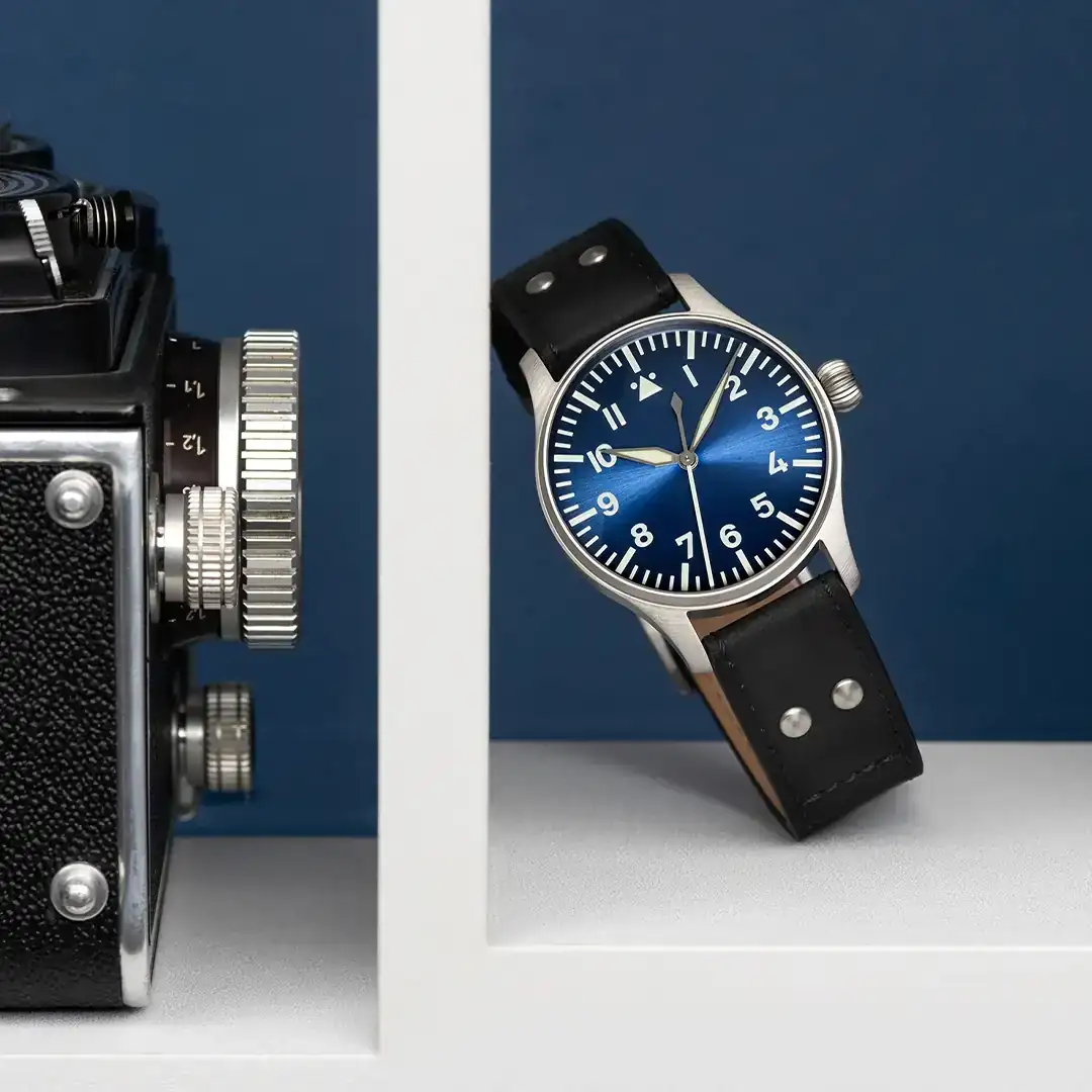 flieger-klassik-36-sunray-blue-automatik-top-ausfuehrung-fliegerband-im-alten-stil-schwarz-n~11.webp