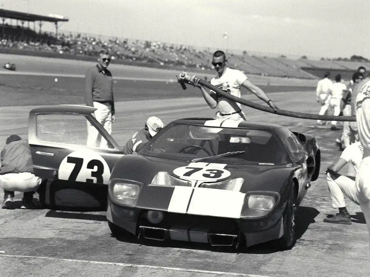 Ford-GT40-BW-Daytona-1965.webp