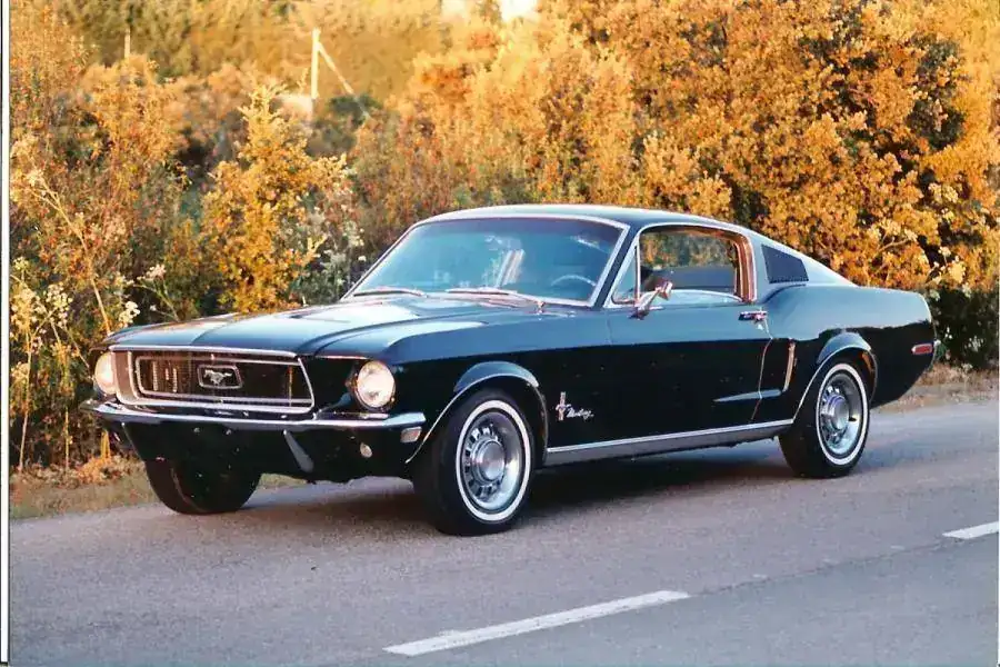 Ford Mustang Fastback 1968 Lateral.webp