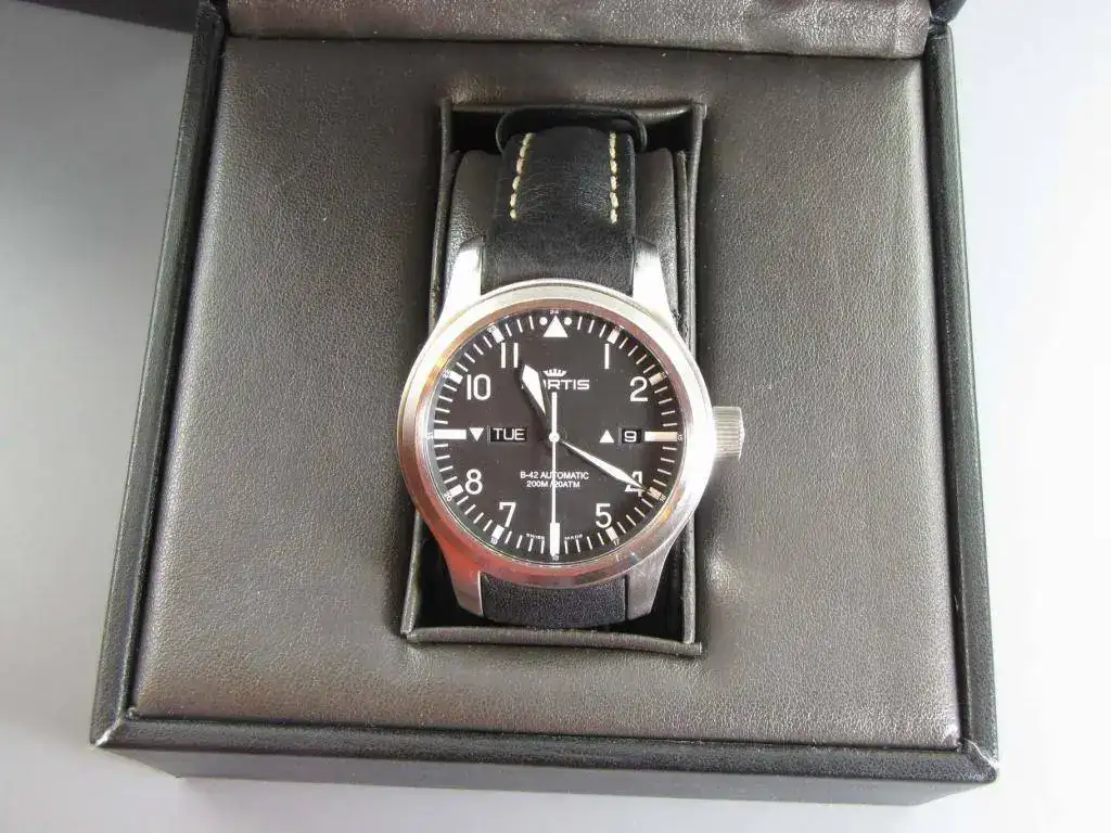 Fortis Flieger negro 003.webp