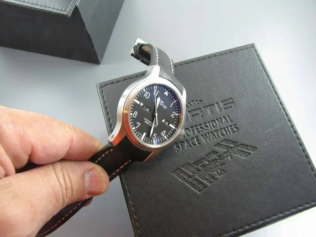 Fortis Flieger negro 014.webp