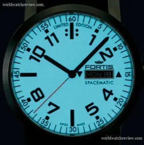 fortis-iq-spacematic-2012-automatic-watch-dial.webp