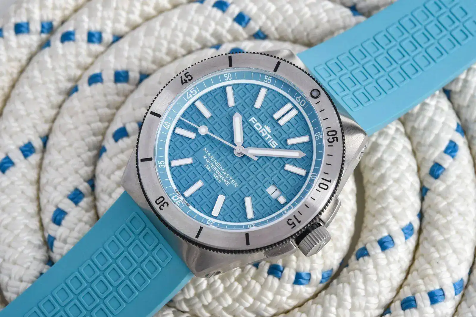 Fortis-Marinemaster-M-40-Collection-hands-on-6.webp