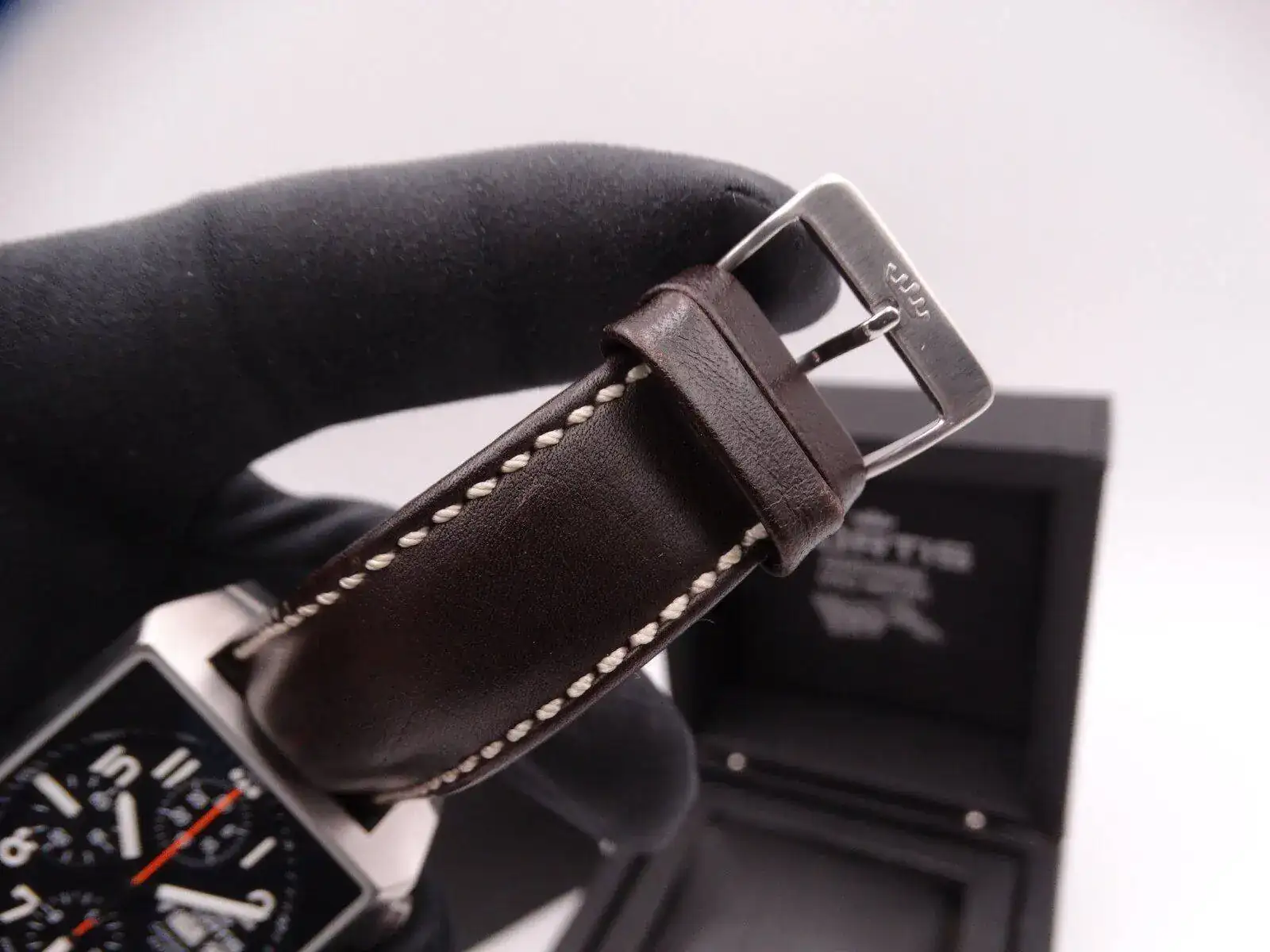 Fortis Square Chronograph 01011.webp