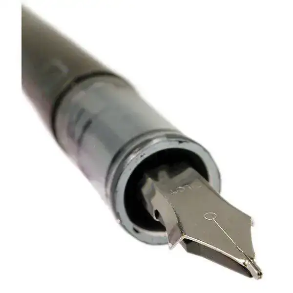 Foto 13 Pluma desechable aletas.webp