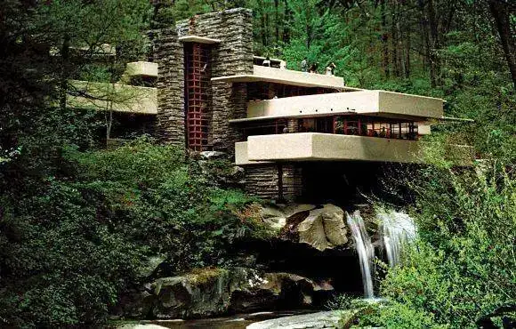 Fotograf%C3%ADa-de-la-Casa-de-la-Cascada.webp