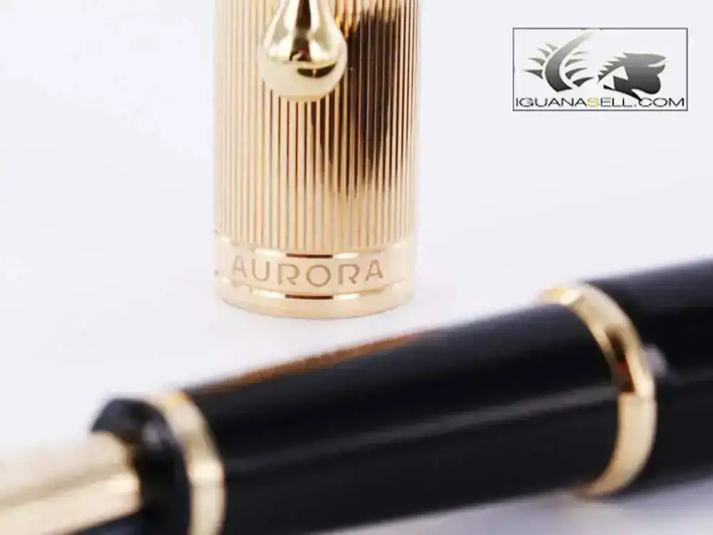 Fountain-Pen-88-in-Resin-and-Gold-Plated-811-811-3.webp