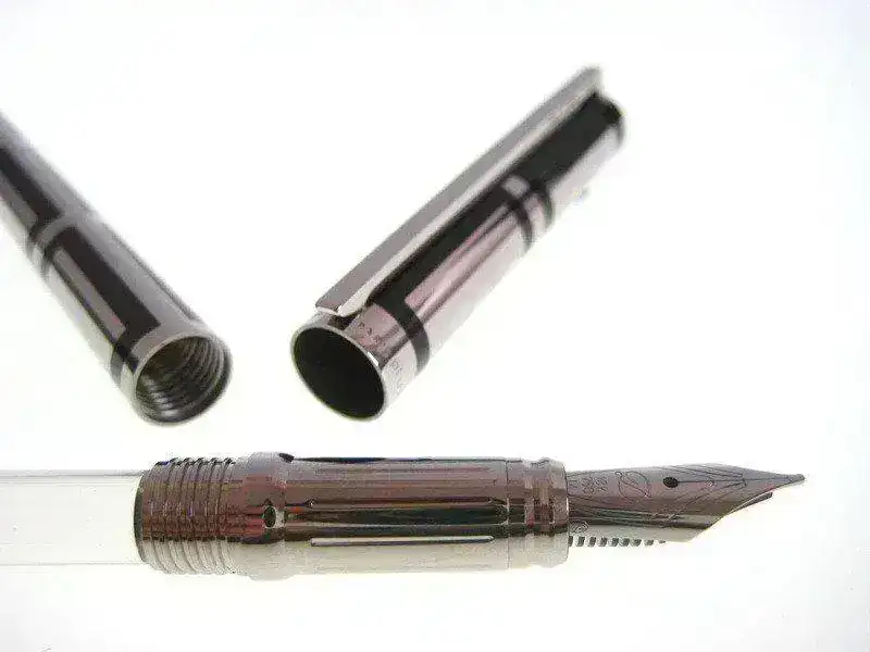 -Fountain-Pen-Ch.-Lacquer-&-Platinum-F-Nib-41329-3.webp