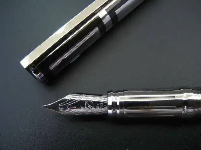 -Fountain-Pen-Ch.-Lacquer-&-Platinum-F-Nib-41329-7.webp