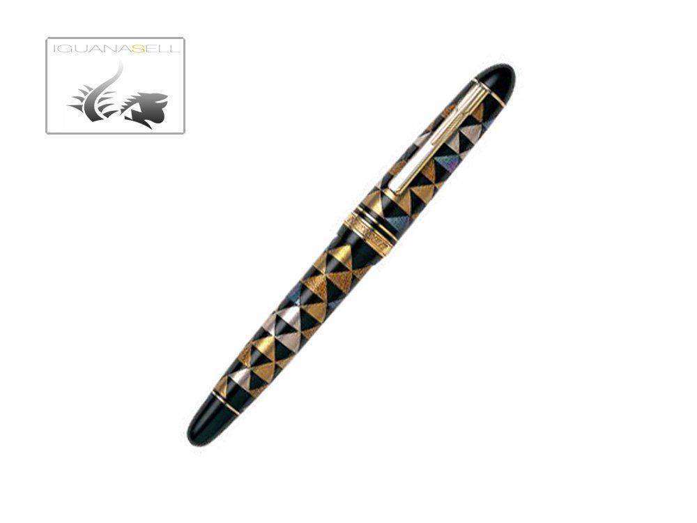 -Fountain-Pen-Resin-and-urushi-lacquer-Gold-trim-2.jpg