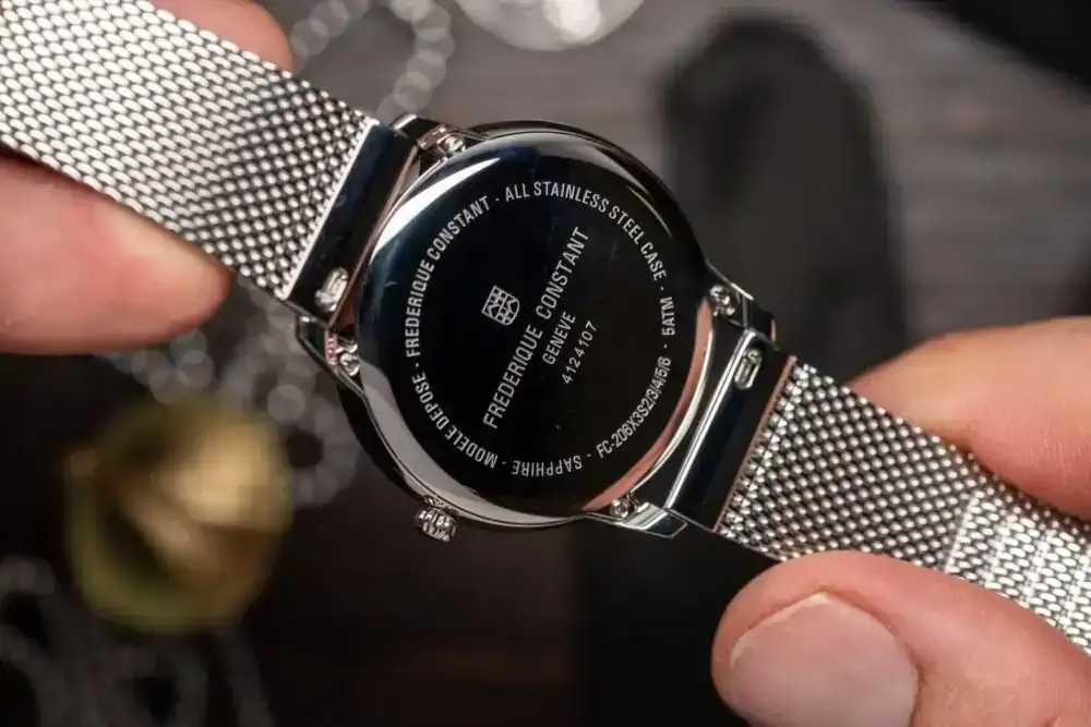frederique-constant-classics-moneta-moonphase-2025-50-1000x667.jpg.webp