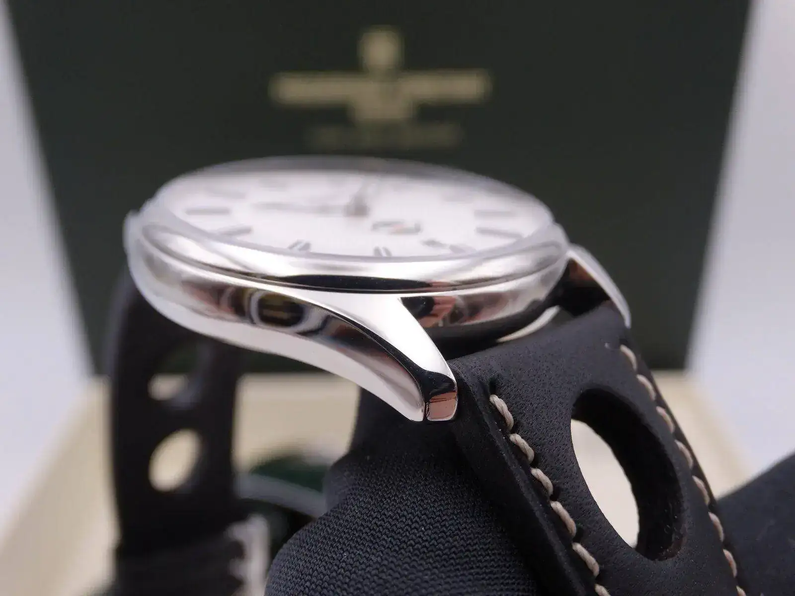 frederique constant healey limited edition 8853.webp